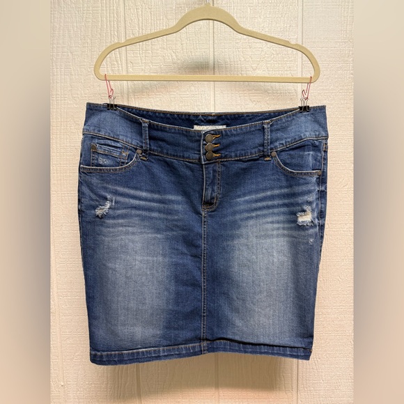 Torrid Fitted Denim Skirt - Picture 1 of 4